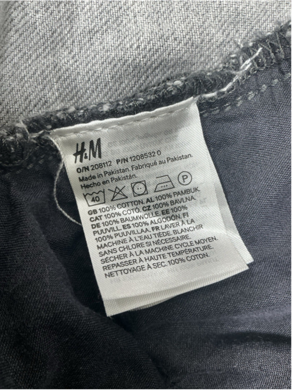 Womans H&M Baggy Loose Fit black Acid Wash Straight Denim Jeans 26 plus size - Picture 5 of 8
